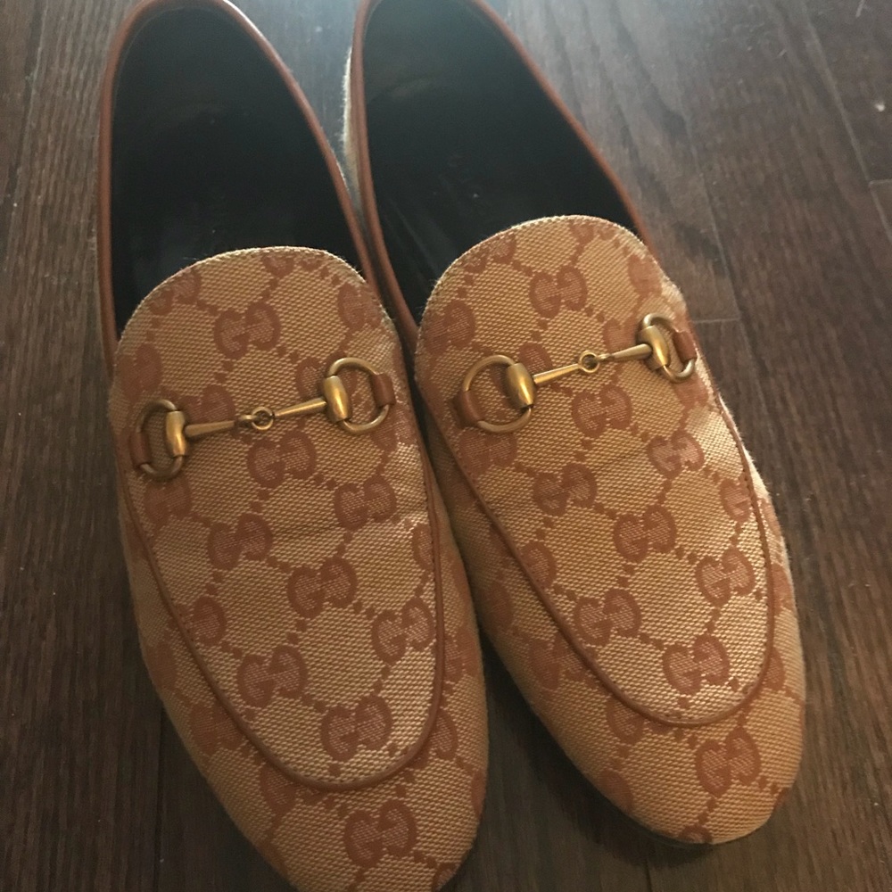 Gucci loafer monogram with shoebox